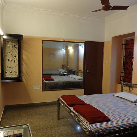Central Guest House Kolkata Bagian luar foto