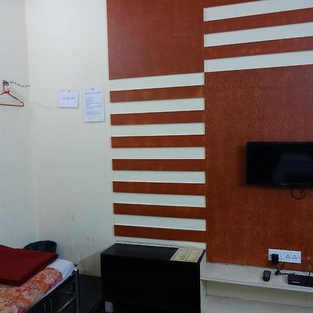 Central Guest House Kolkata Bagian luar foto