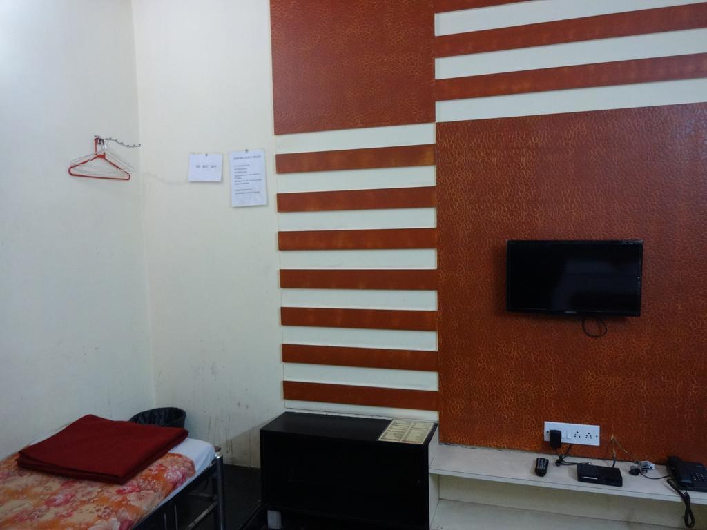 Central Guest House Kolkata Bagian luar foto